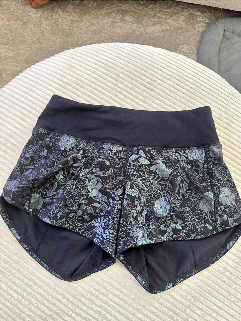 lululemon Floral Athletic Jacket in Black & Blue L